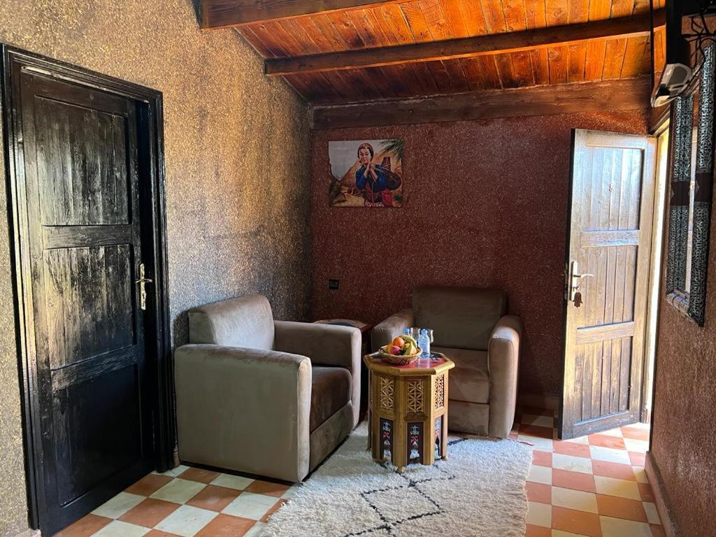 Dar Alfourssane Ferme D'Hote Уарзазат Экстерьер фото