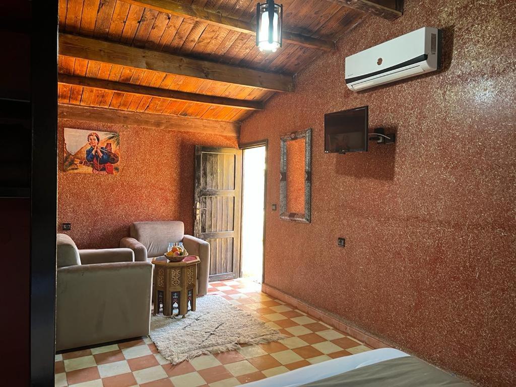 Dar Alfourssane Ferme D'Hote Уарзазат Экстерьер фото